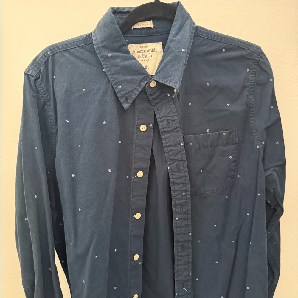 Abercrombie & Fitch Men's Blue Shirt with White Dots